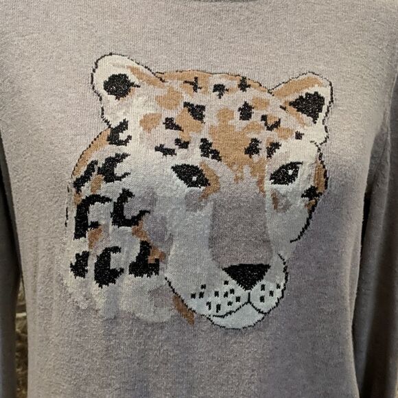 Old navy tan sweater size medium leopard head long sleeve - Picture 2 of 6